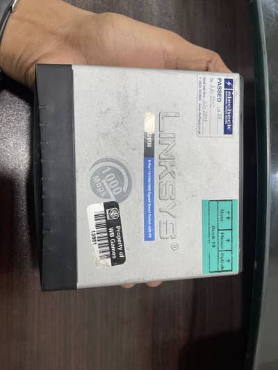 Linksys Cisco 8 Port Gigabit Smart Switch