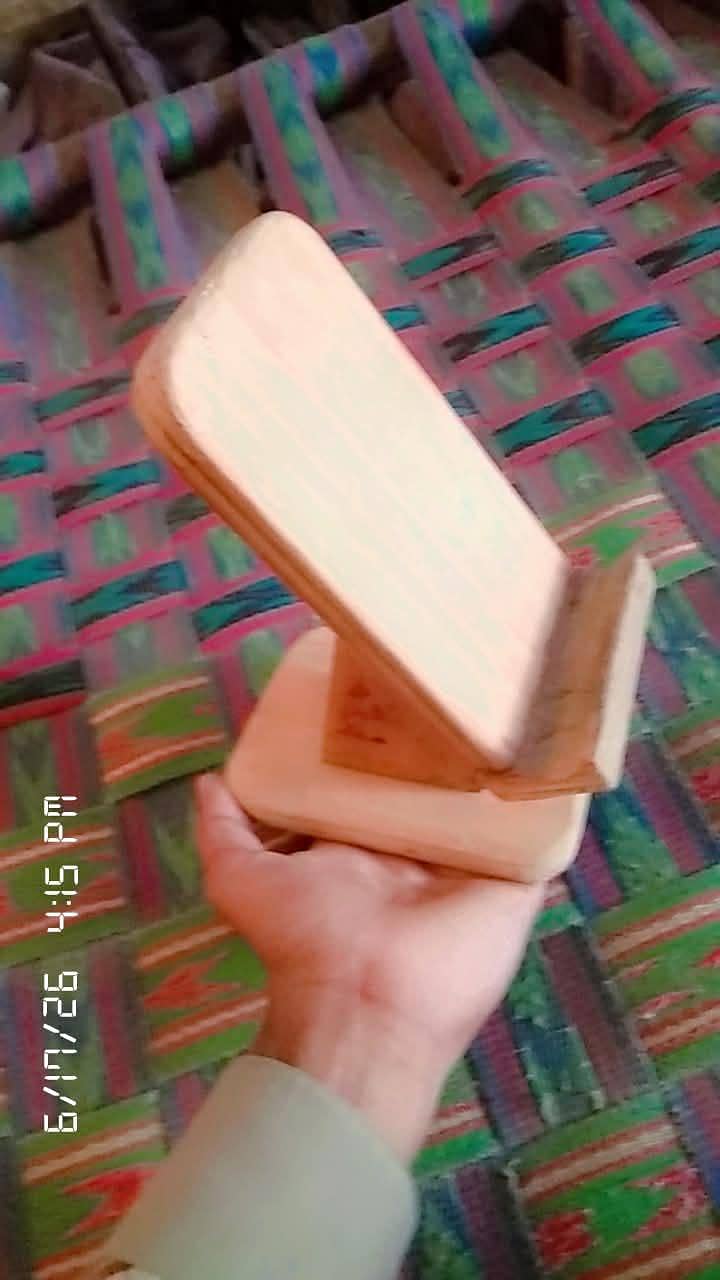 mobile stand 3