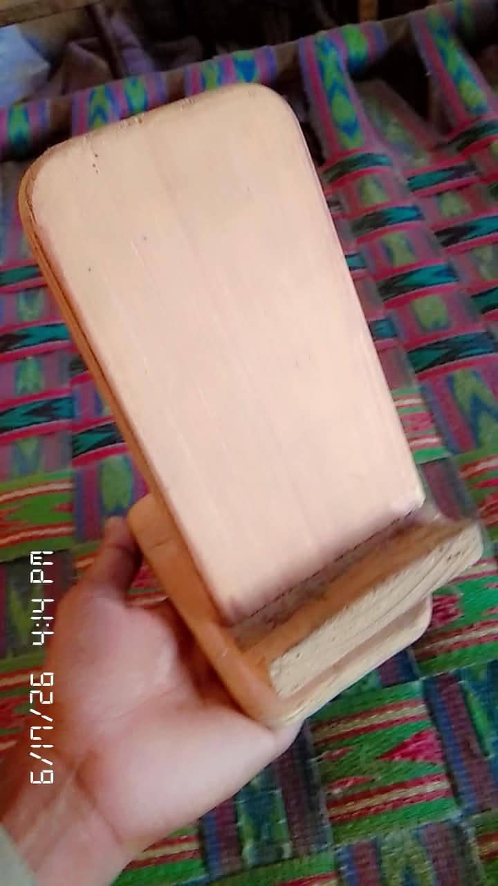 mobile stand 4