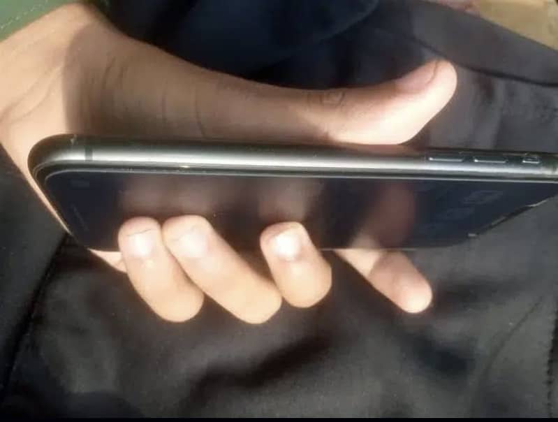 Apple iPhone 11 jv 1