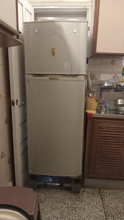 dawlance fridge made in Singapore