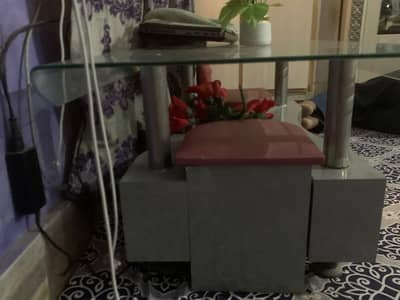 Beautiful Centre Table With 2 Stoold