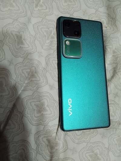Vivo V30