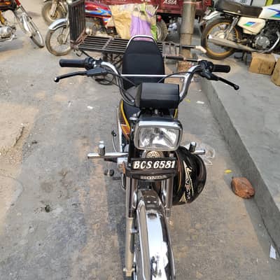 new ha 125 lana ha is liya sale kar raha ho 10by8 condition ha