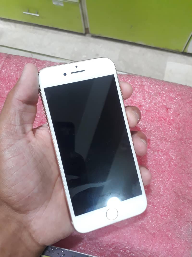 Apple iPhone 8 1
