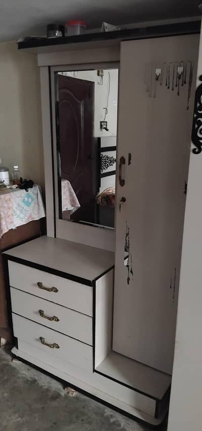 dressing table urgent sell