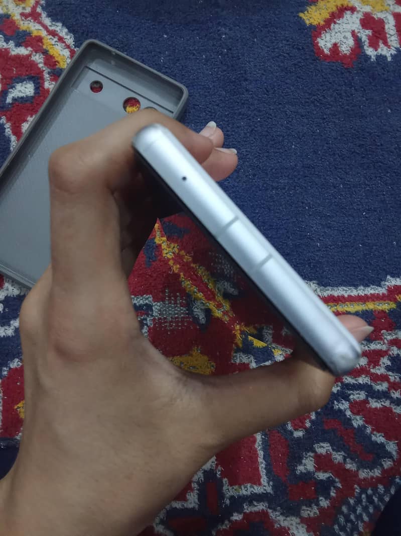 Google Pixel 7a 5