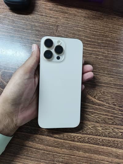 Apple iPhone 16 Pro Max
