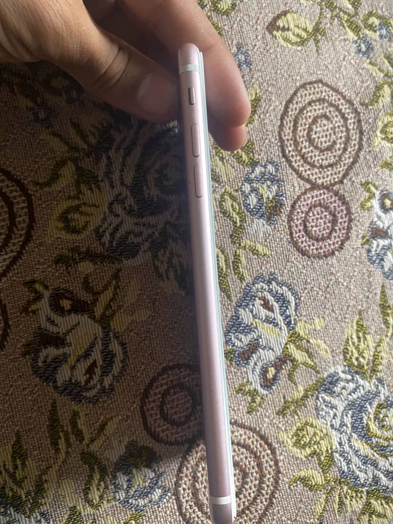 Apple iPhone 7 Plus 2