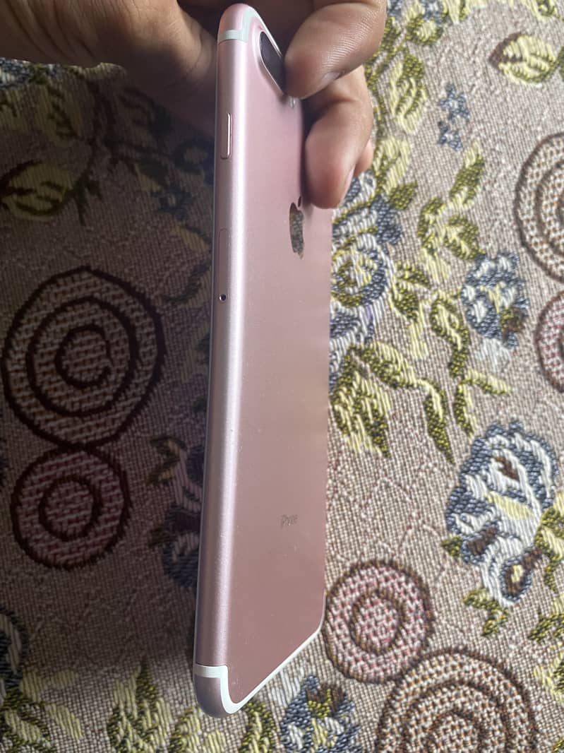 Apple iPhone 7 Plus 5