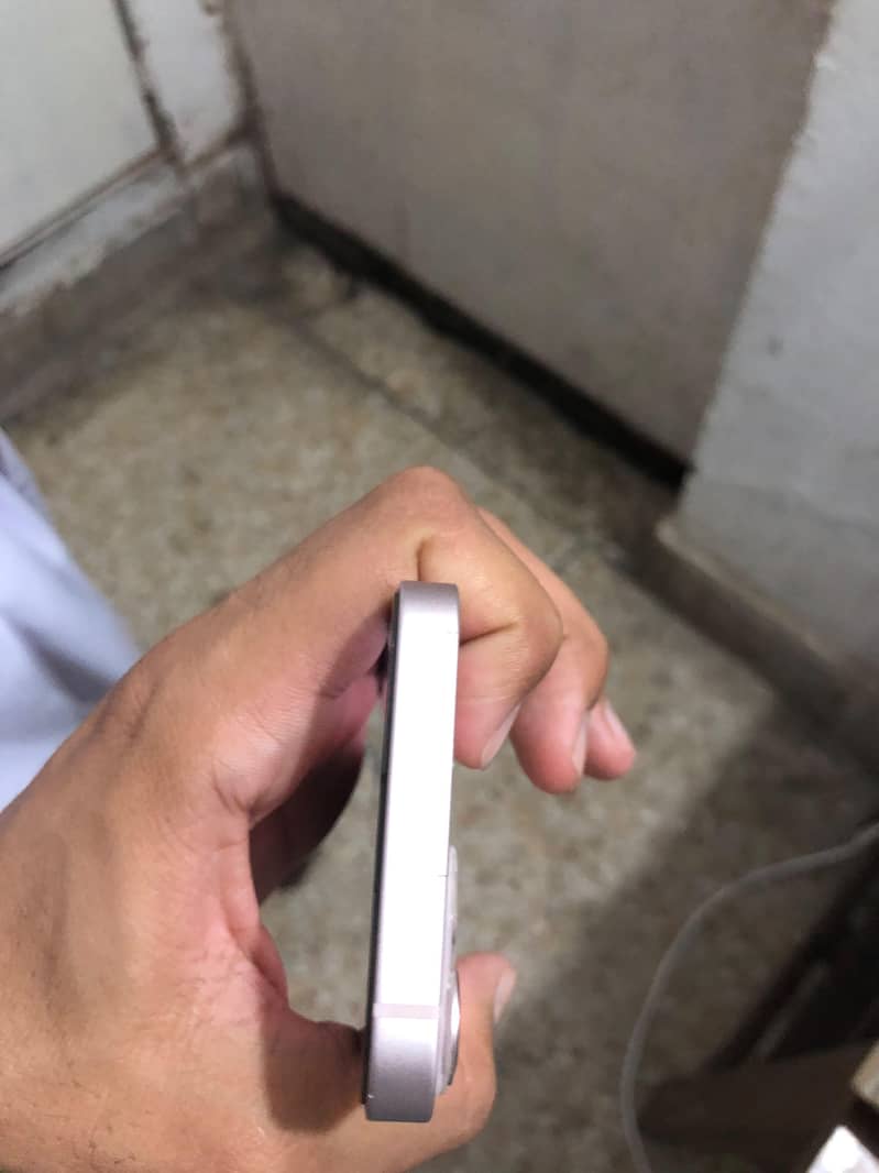 Apple iPhone 13 mini 2