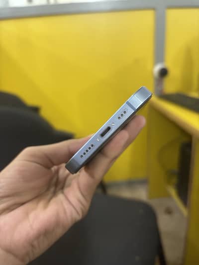 Apple iPhone 14