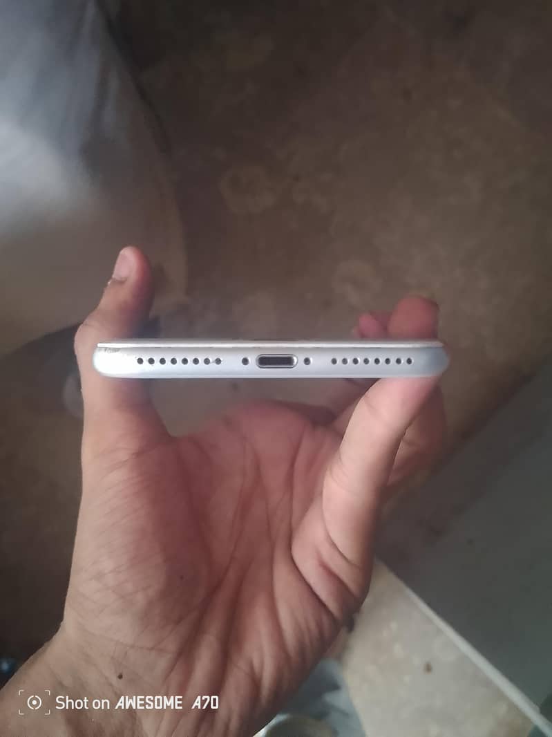 Apple iPhone 7 Plus 1