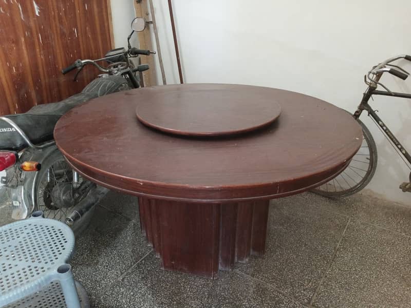 Dinning table excellent condition 0