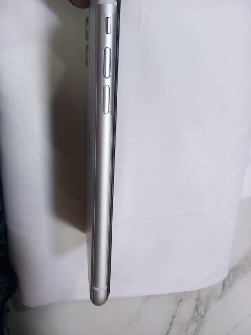 Apple iPhone 11 2