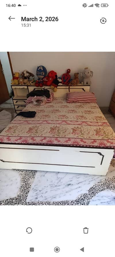 Urgent Sale - Queen size bed without Mattress for Sale