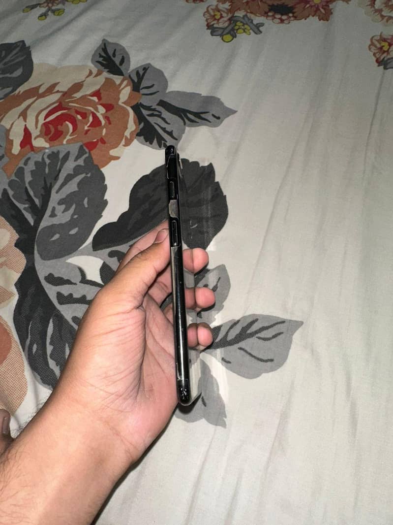 Apple iPhone 7 Plus 2