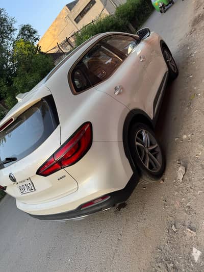 MG HS 2021