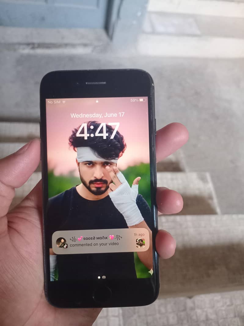 Apple iPhone 8 1