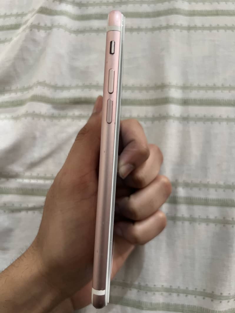 Apple iPhone 7 3