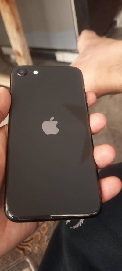 Apple iPhone SE 2020 Owner to lock for sale