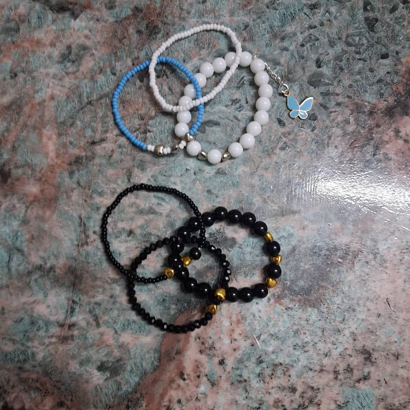 braclet avilable 0