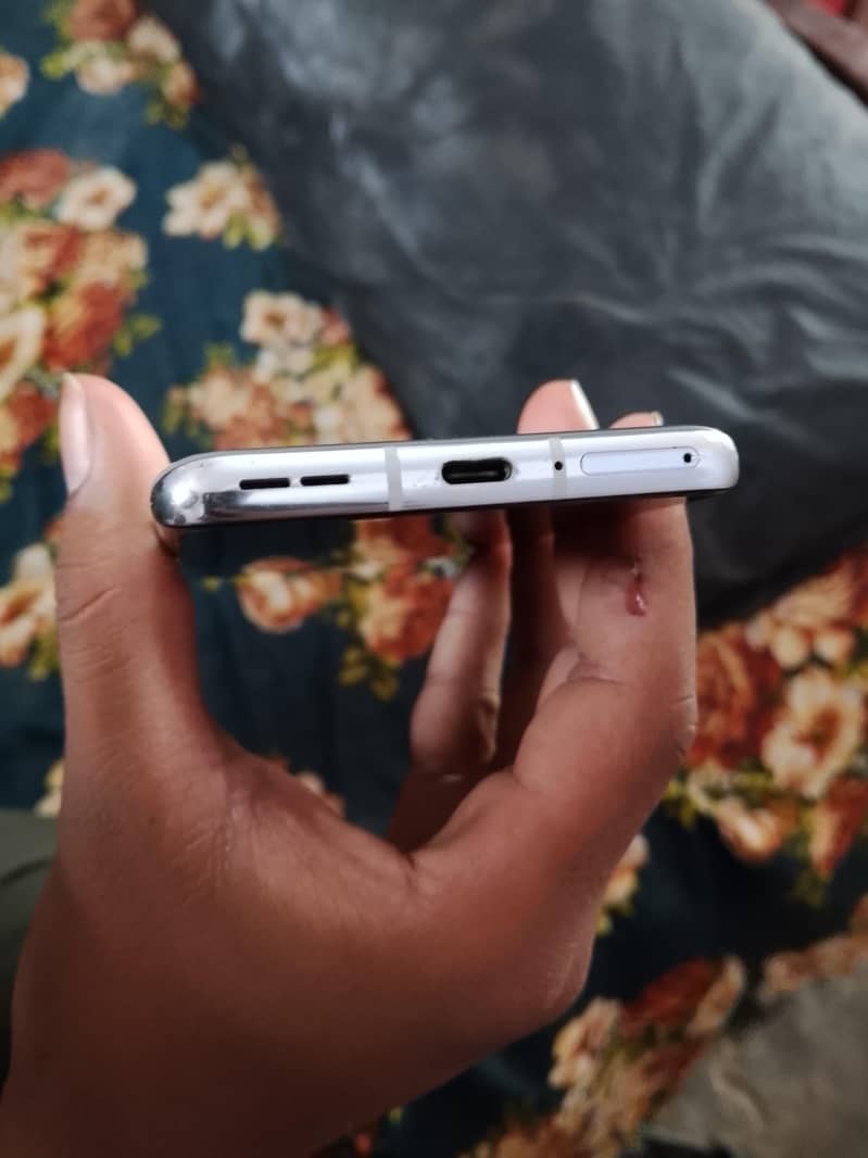 One Plus 9 Pro 4