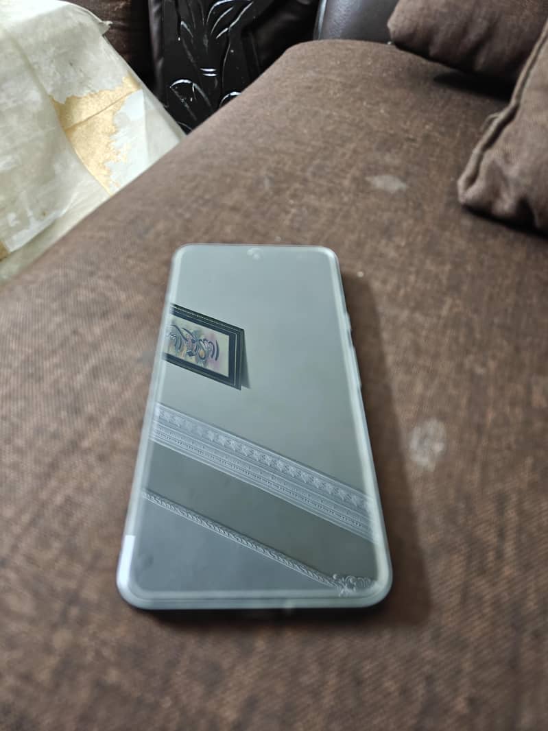 Google Pixel 8 4