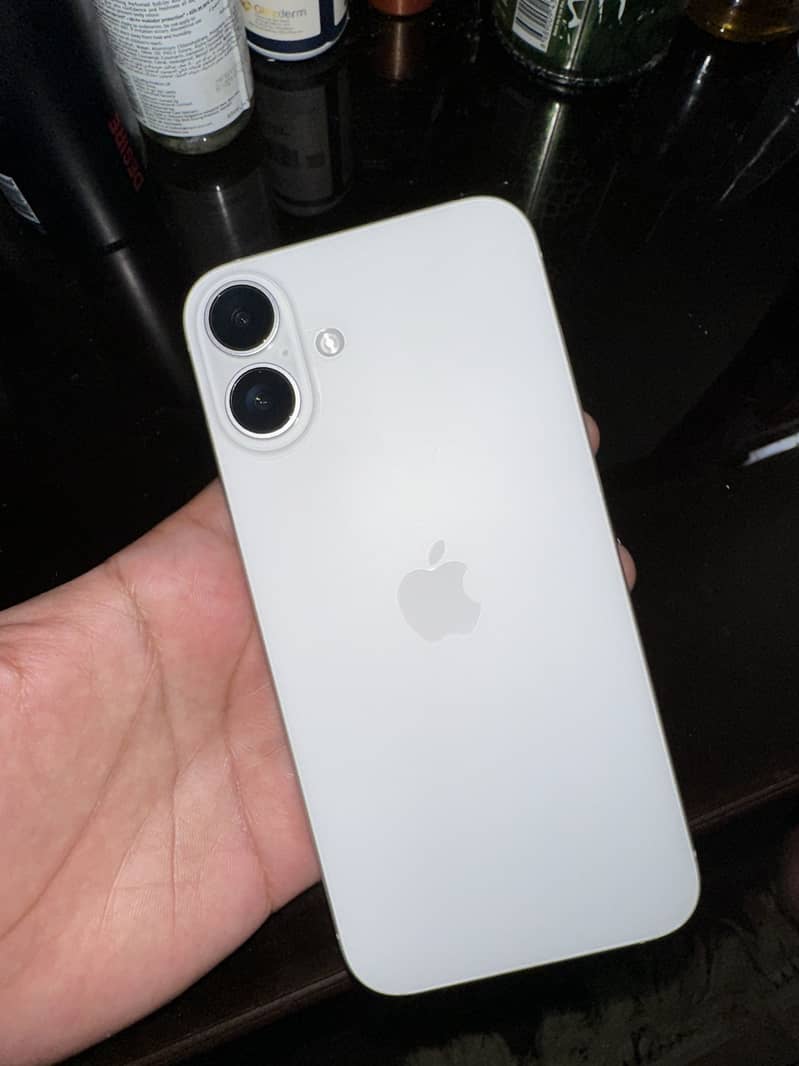 Apple iPhone 16 Plus 1