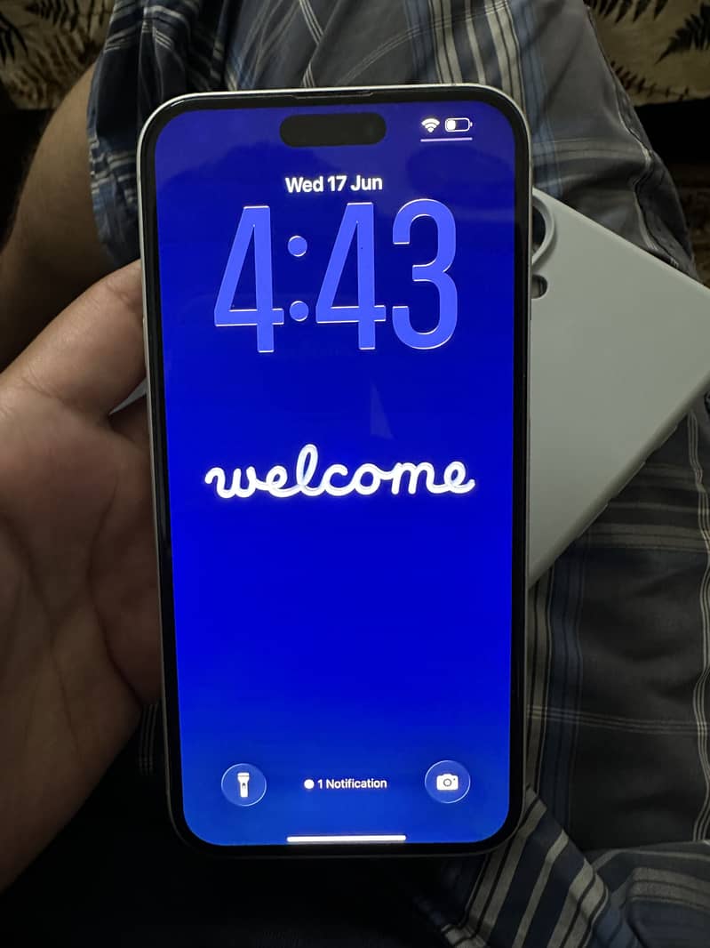 Apple iPhone 16 Plus 2
