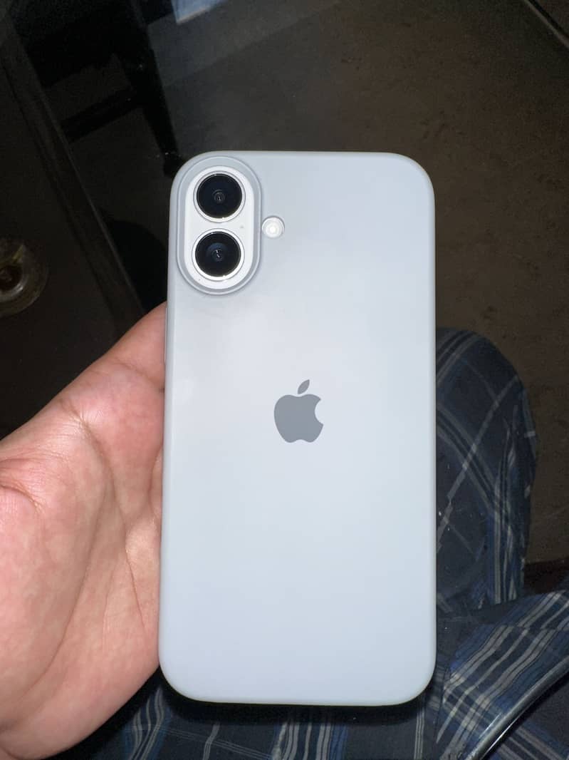 Apple iPhone 16 Plus 3