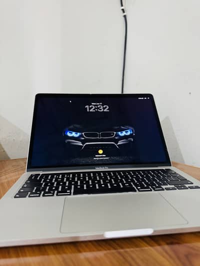 Macbook Pro 2020 16GB RAM 512GB SSD Intel Core i5 Excellent Condition