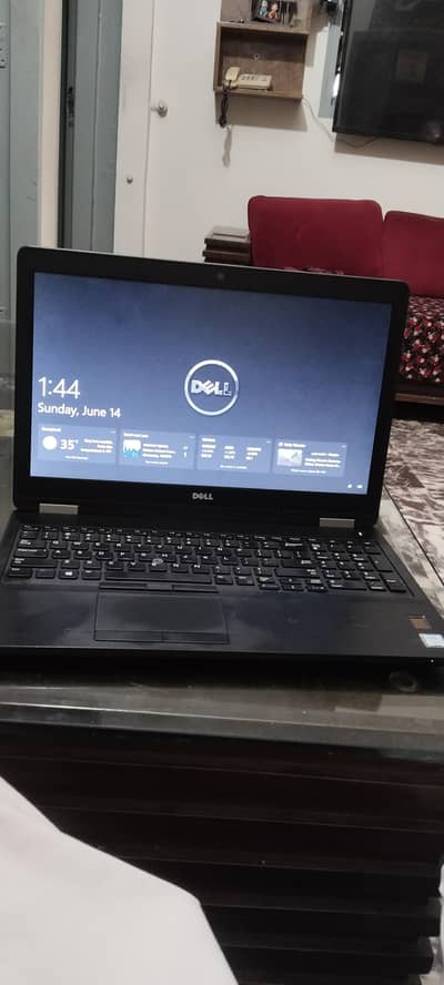 DEL E-5570