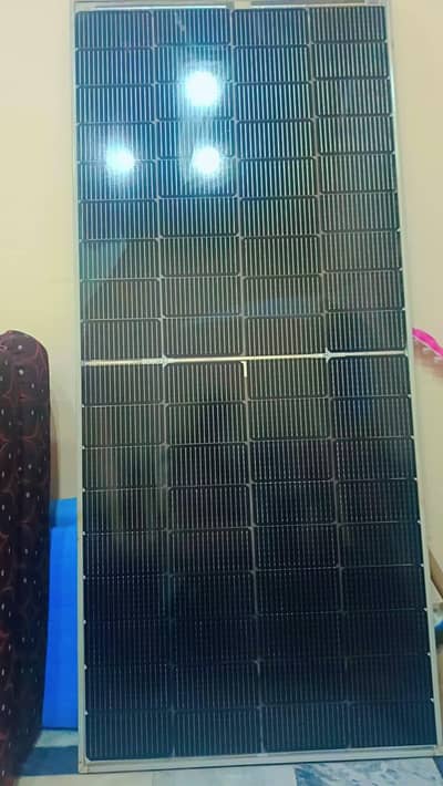 Canadian new solar panels 340 Watts duall said chargeable