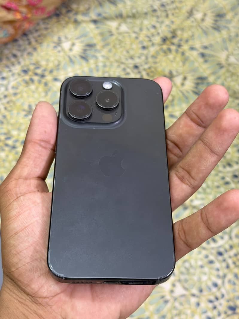 Apple iPhone 15 Pro 6