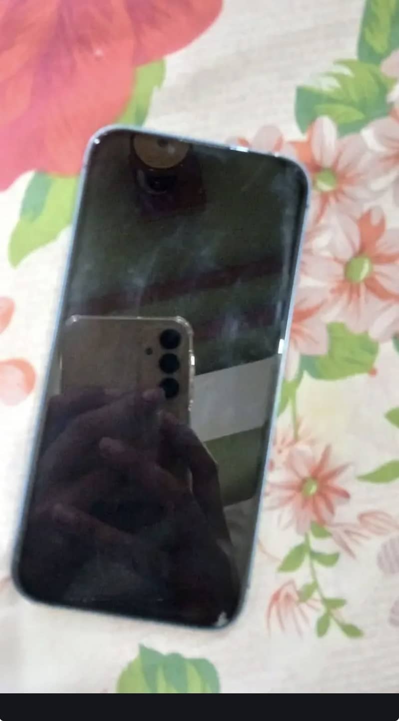 Apple iPhone 13 2