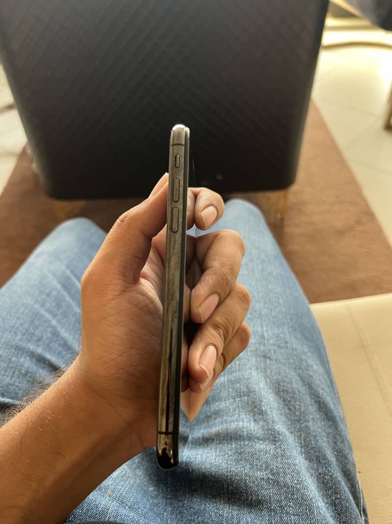 Iphone XS 4