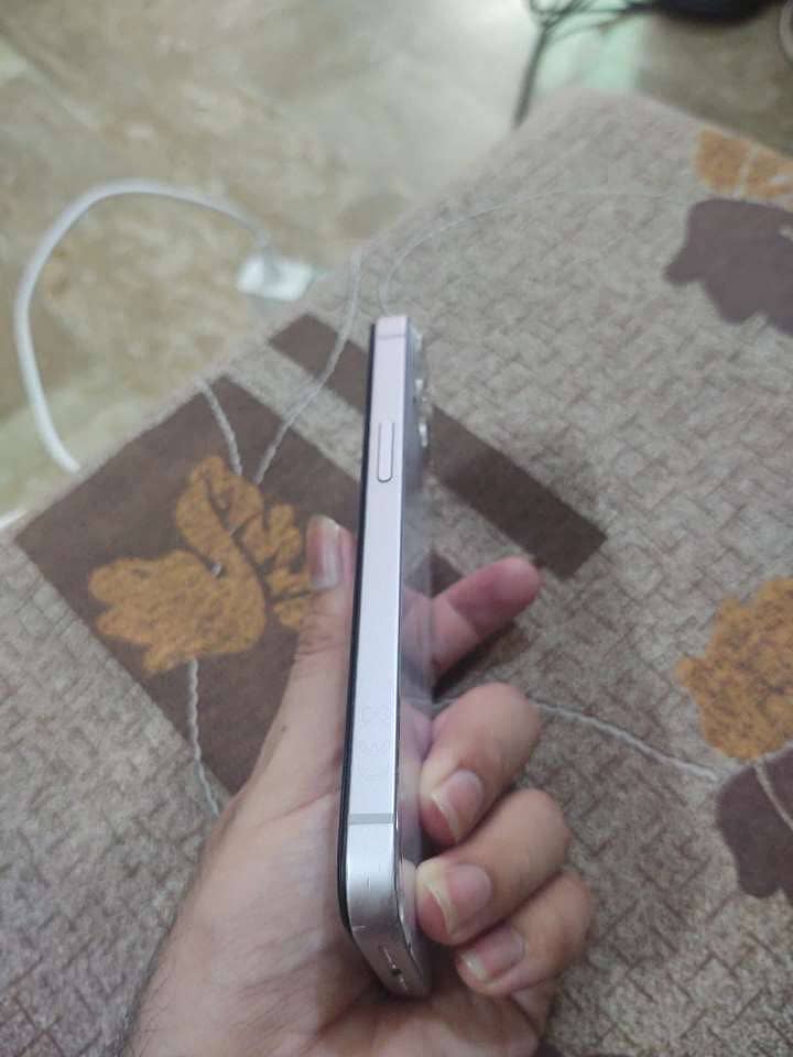Apple iPhone 14 3