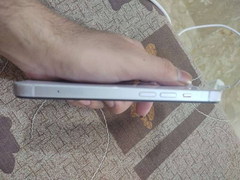 Apple iPhone 14 8