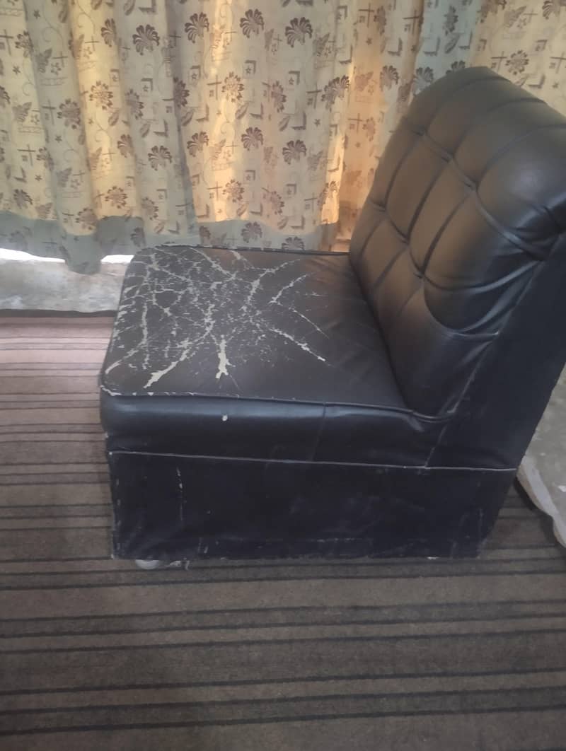 4 single sofas 2