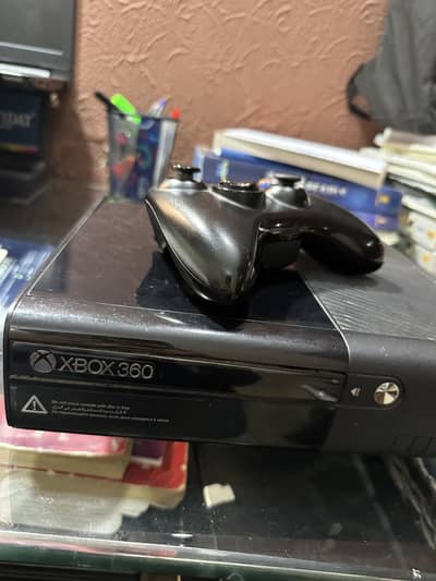 XBOX 360e ultra slim