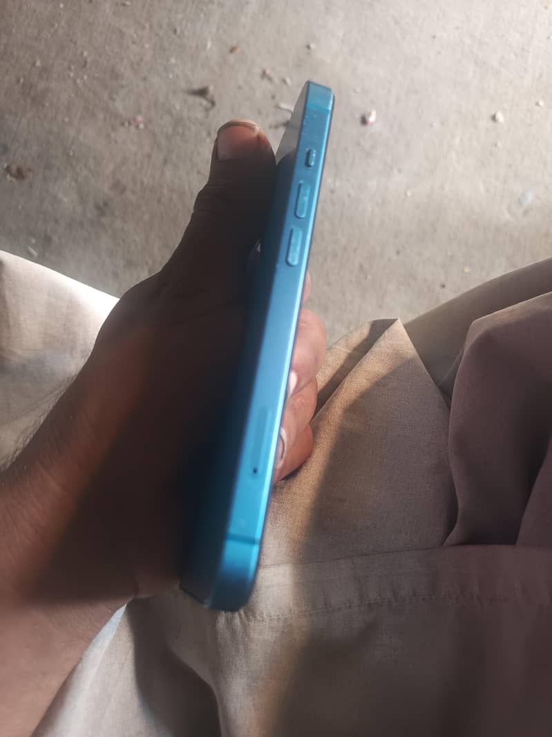 iPhone 13 2