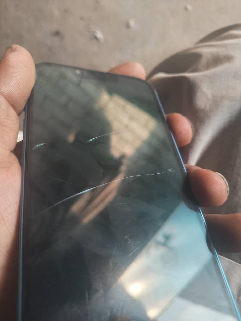 iPhone 13 6