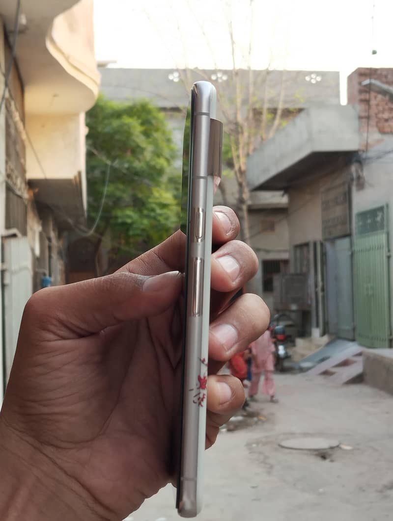Google Pixel 8 Pro 5