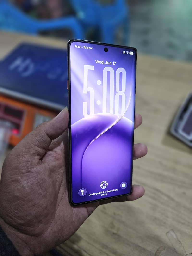 Tecno CAMON 40 Pro 1