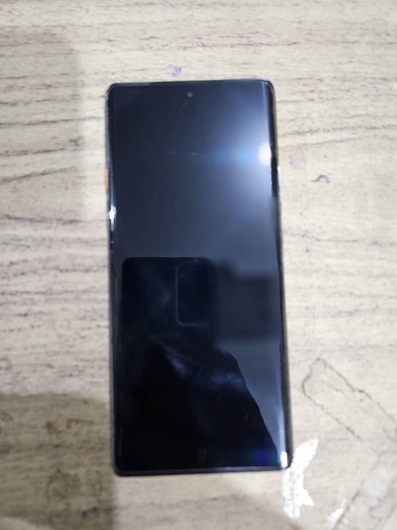 Tecno CAMON 40 Pro 4