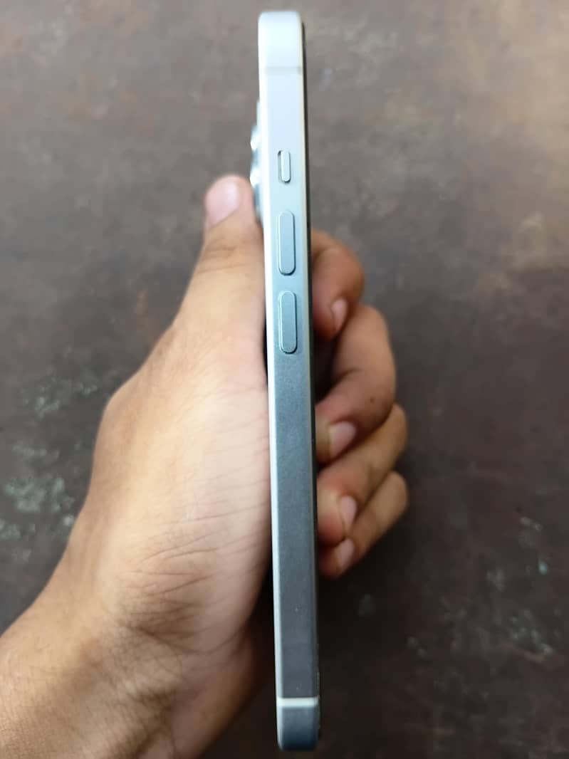 Iphone 15 4