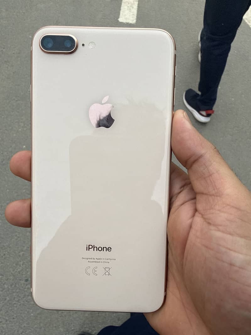 Apple iPhone 8 Plus 0