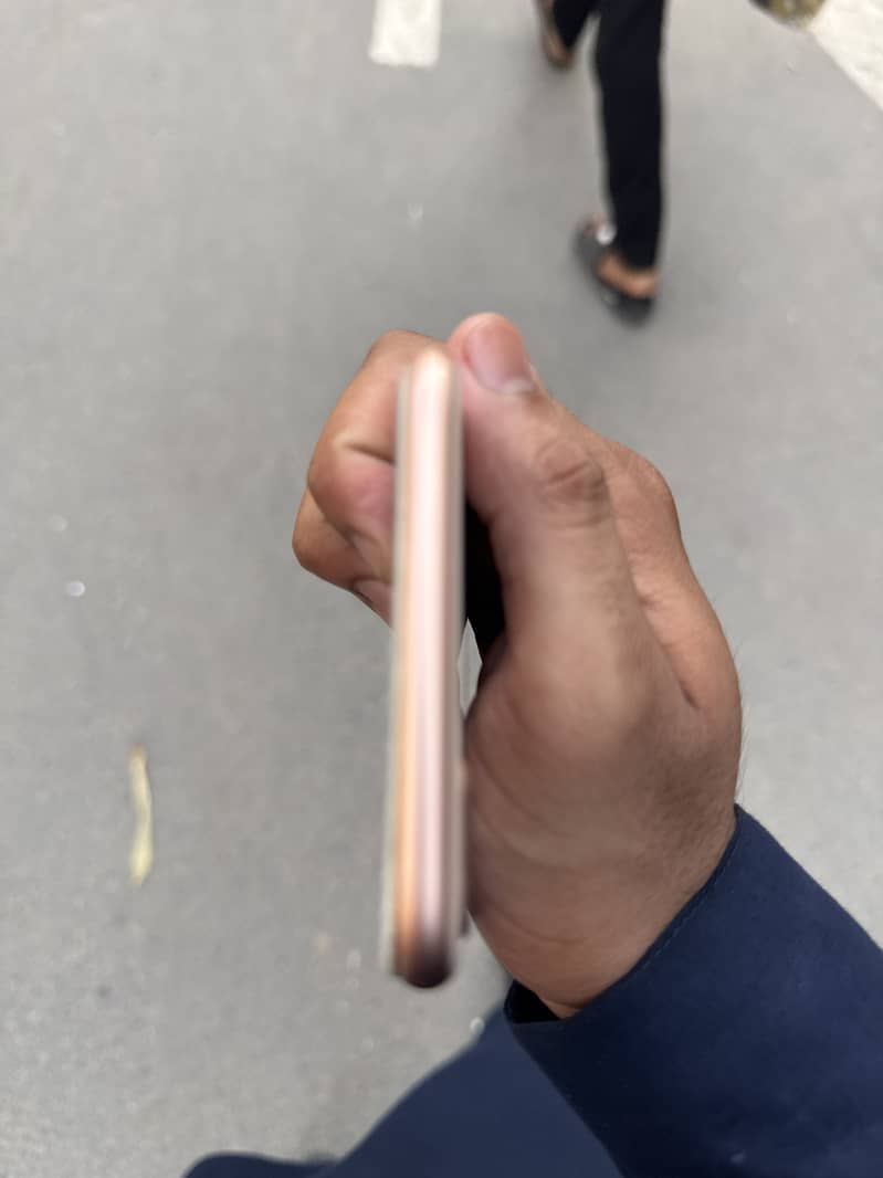 Apple iPhone 8 Plus 2