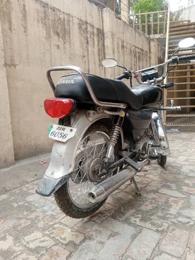 dhoom bike cd70